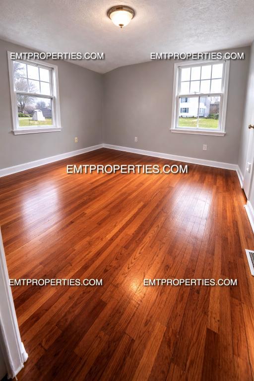 Foto del edificio - 2328 Homewood Dr