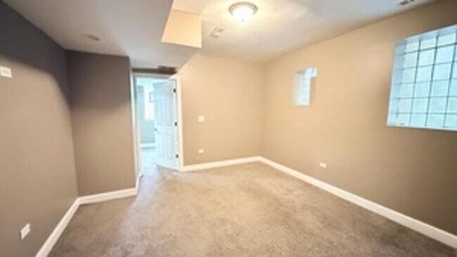 Foto del edificio - 8017 S Phillips Ave