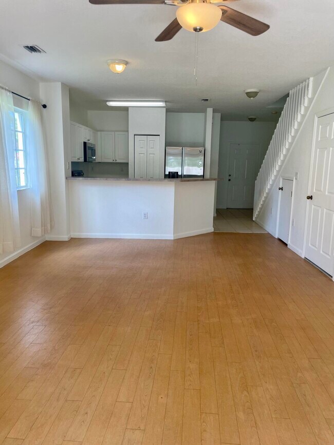 Building Photo - 4988 SE Mariner Garden Cir