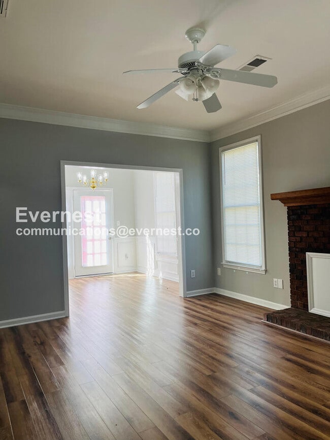 Building Photo - 11925 Long Forest Dr