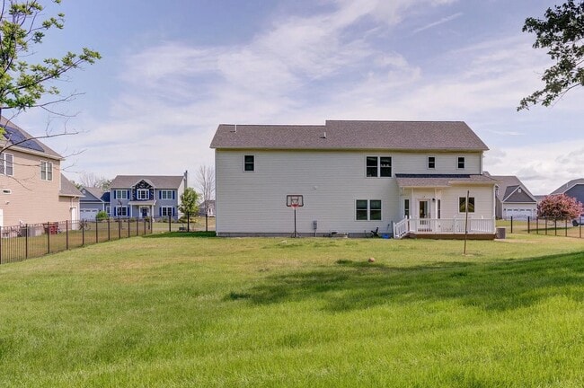 Building Photo - 65 Haywood Ln