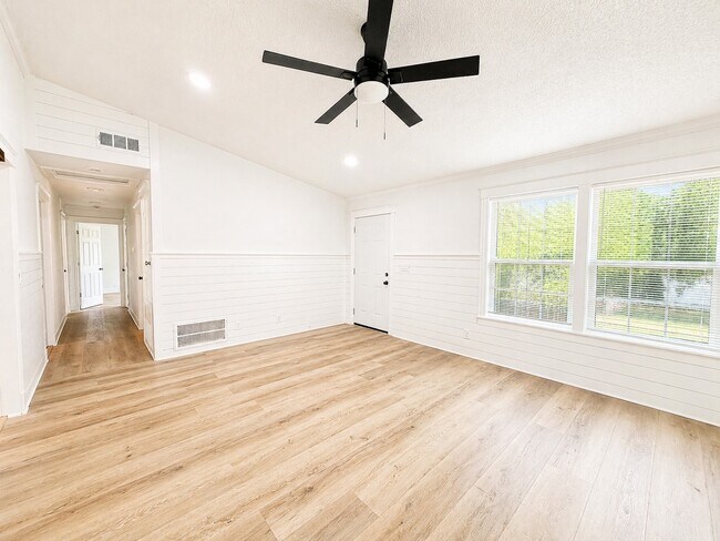 Foto del edificio - 7 Carol Ct