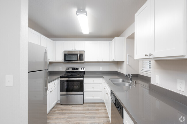 3BD, 2BA - 1,136SF - Harbor Village Apartments