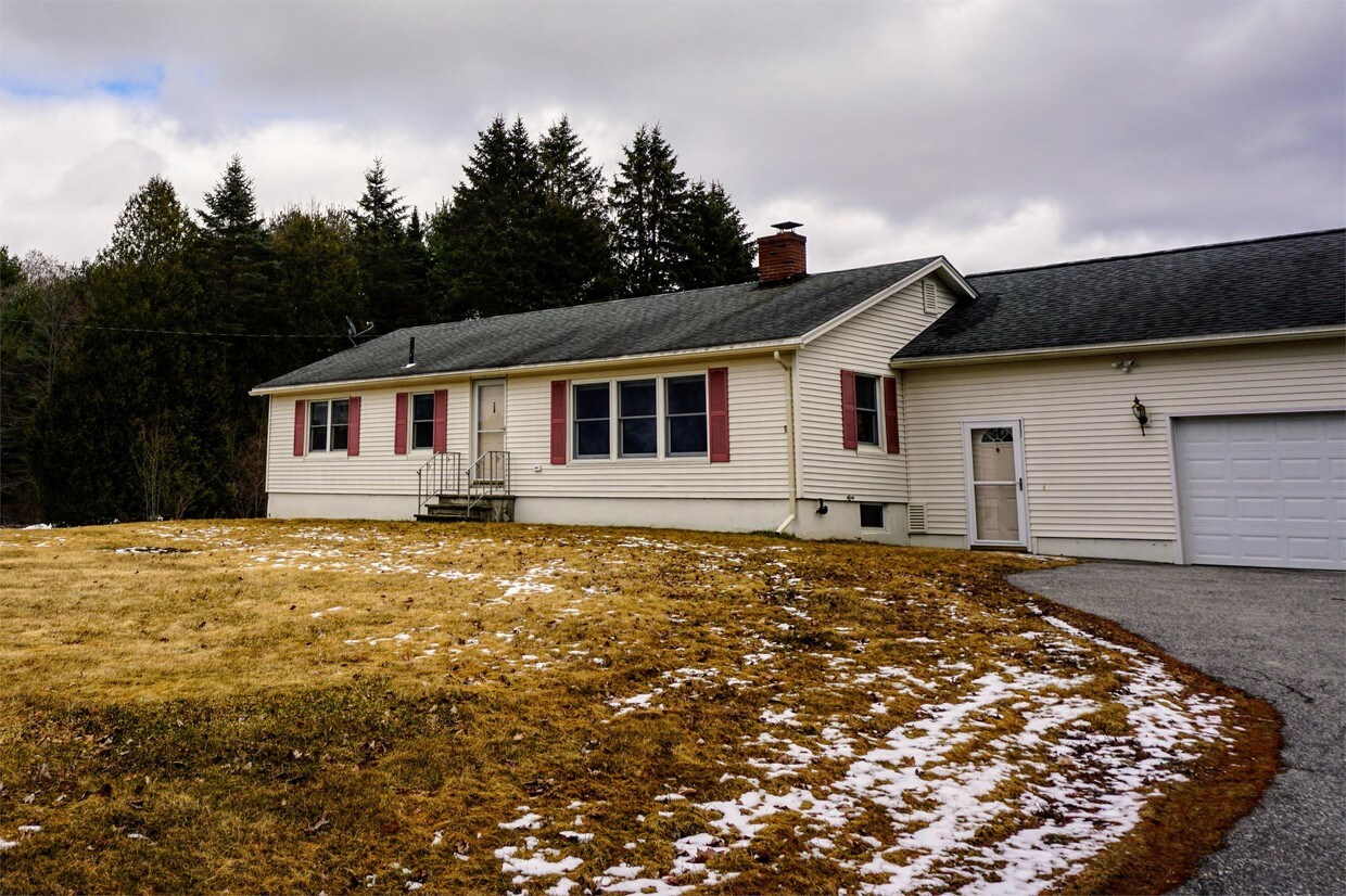 28 New Rd, Arundel, ME 04046 House Rental in Arundel, ME