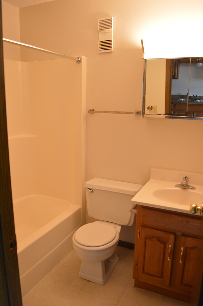 Building Photo - Birchwood South Apartments
