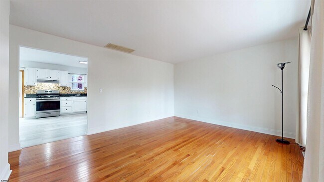 Foto del edificio - 450 Redwood Ave