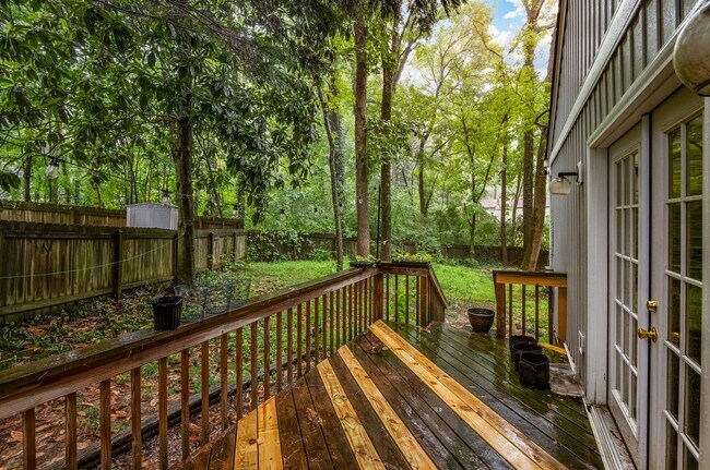 Building Photo - (Application Pending) Charming 3 bedroom c...