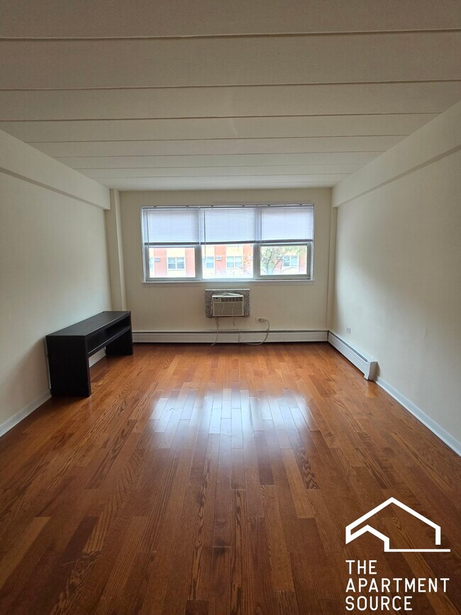 Foto del edificio - 6821 N Sheridan Rd