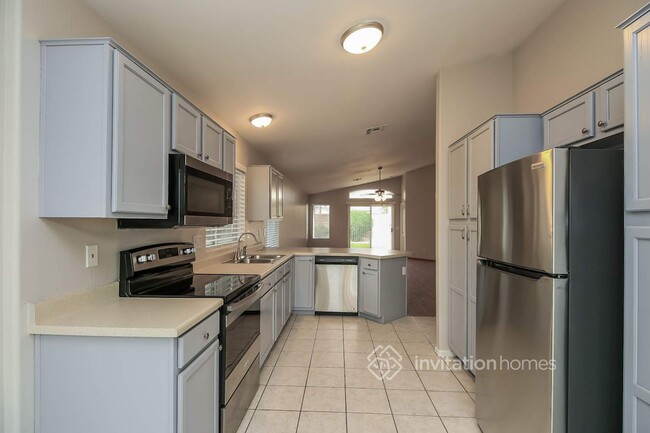 Foto del edificio - 4330 E Birchwood Cir