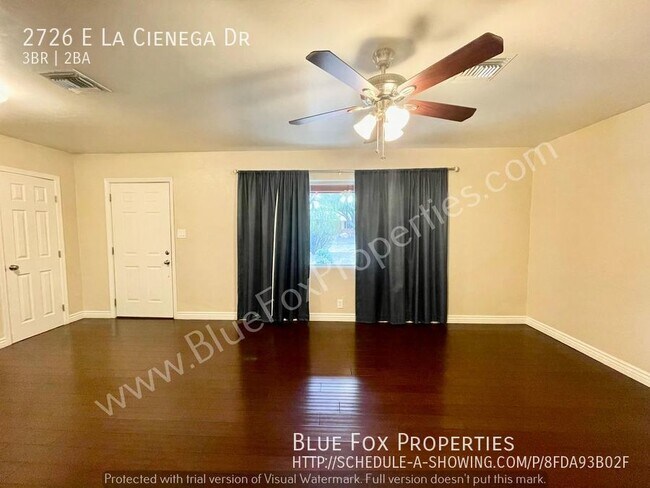 Building Photo - 2726 E La Cienega Dr
