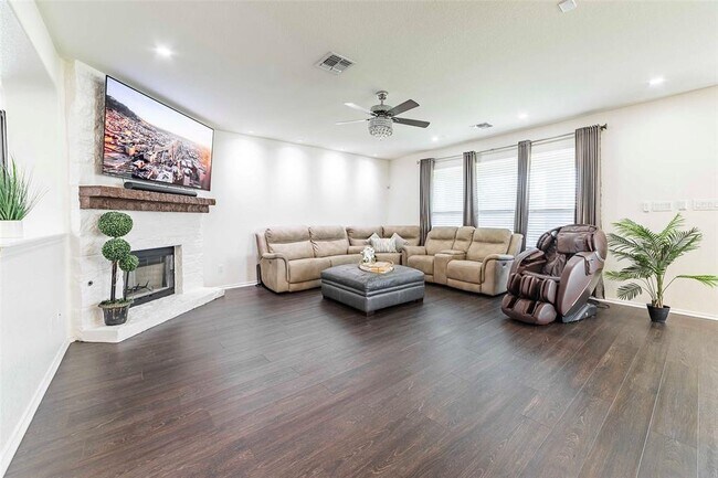 Foto del edificio - 1224 Euless Ln