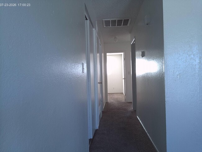 Foto del edificio - 655 W Ashlan Ave