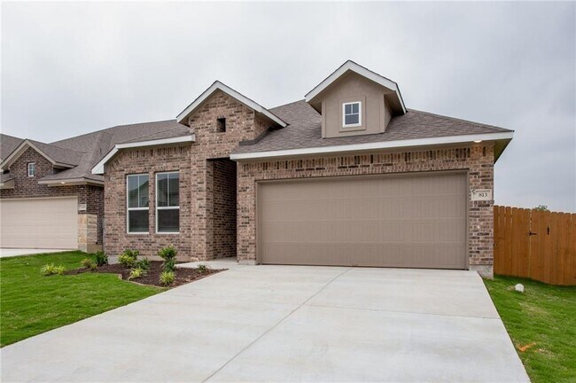 Foto del edificio - 813 Bridle Creek Dr