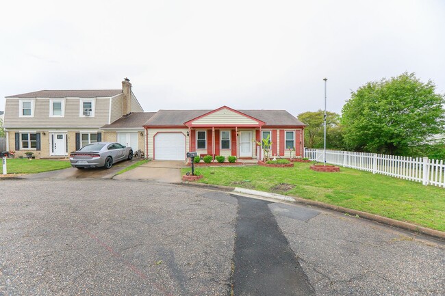 Building Photo - Single Family Ranch available NOW in Virgi...
