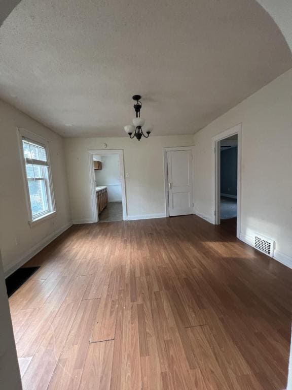 Foto del edificio - 233 E 33rd St