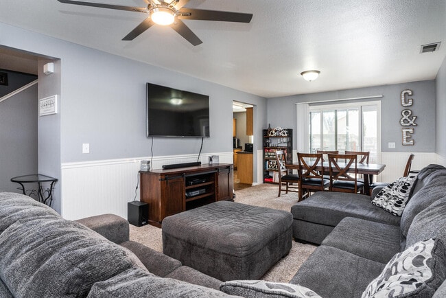 Building Photo - 2099 Hartford Dr