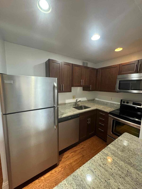 Foto del edificio - 3101 S Manchester St