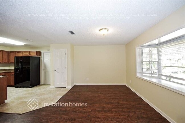 Building Photo - 760 Jena Dr