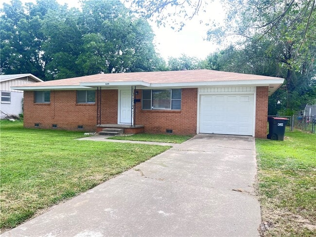 Foto del edificio - 609 Cedar St