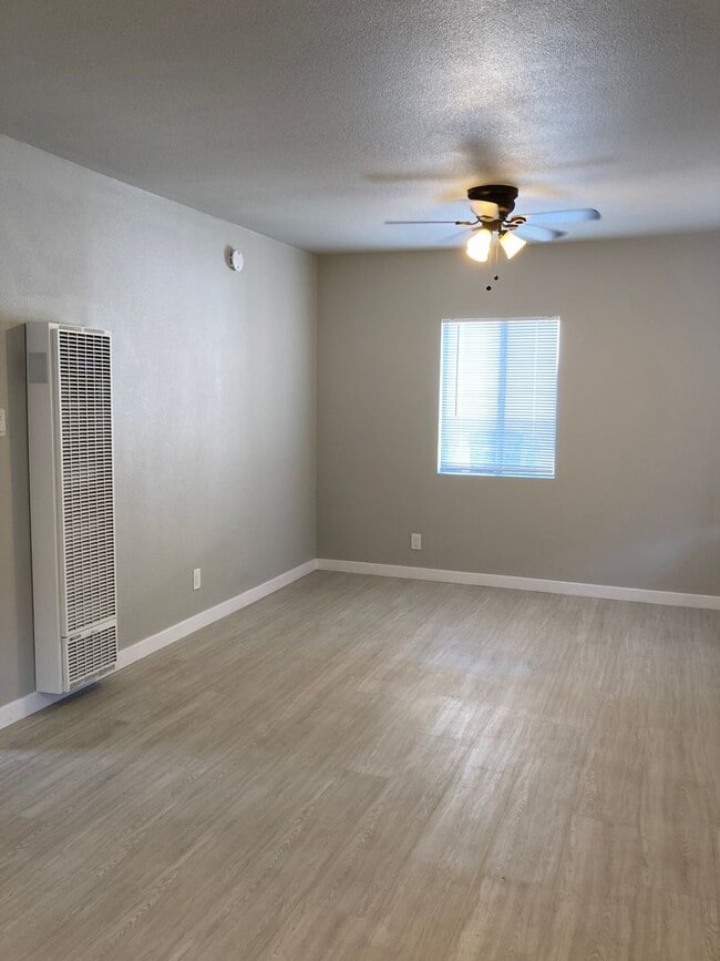 Building Photo - 6337