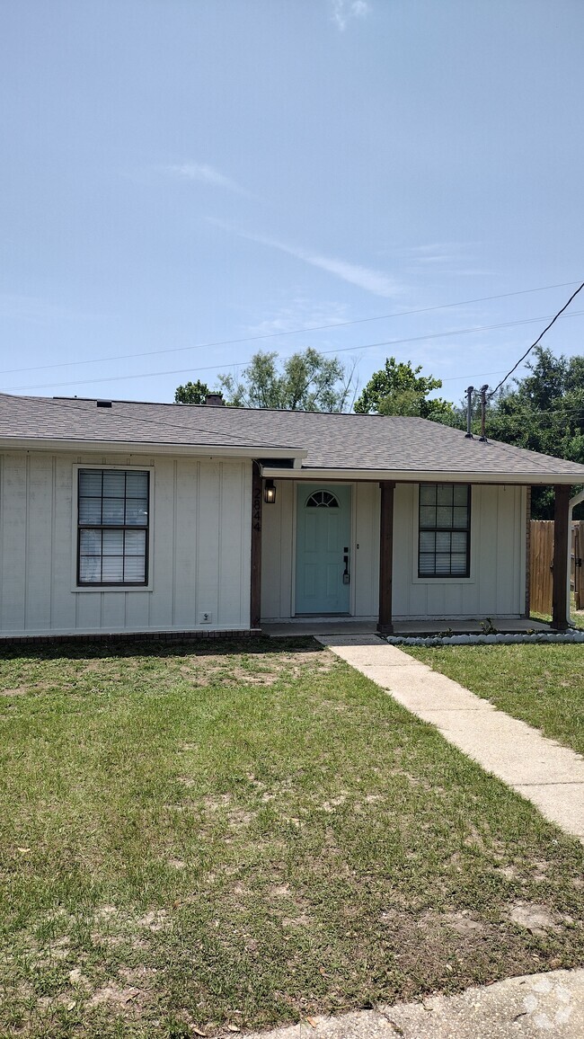 Building Photo - 2844 Villa Woods Cir