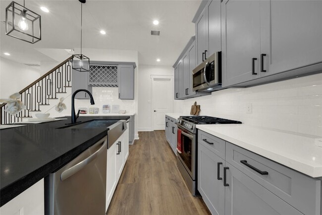 Building Photo - 4916 Lavender St