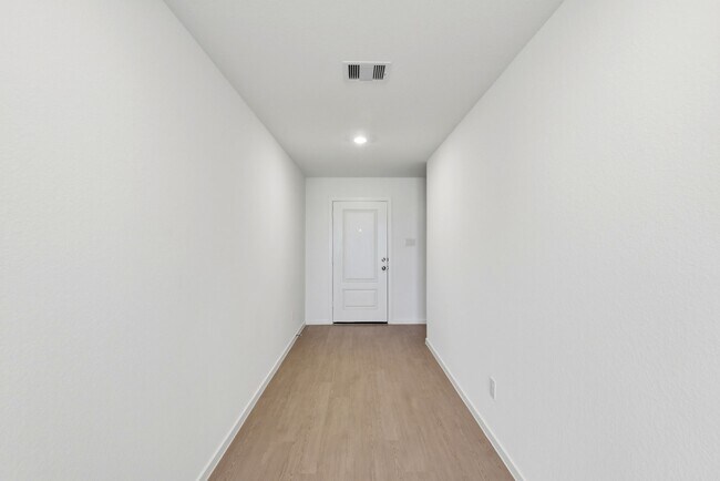 Building Photo - 629 Craven St