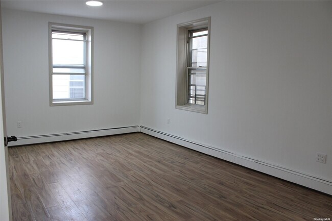 Foto del edificio - 95-17 Rockaway Beach Blvd