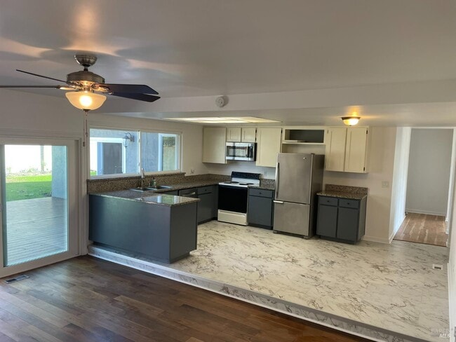 Building Photo - 104 Rene Dr