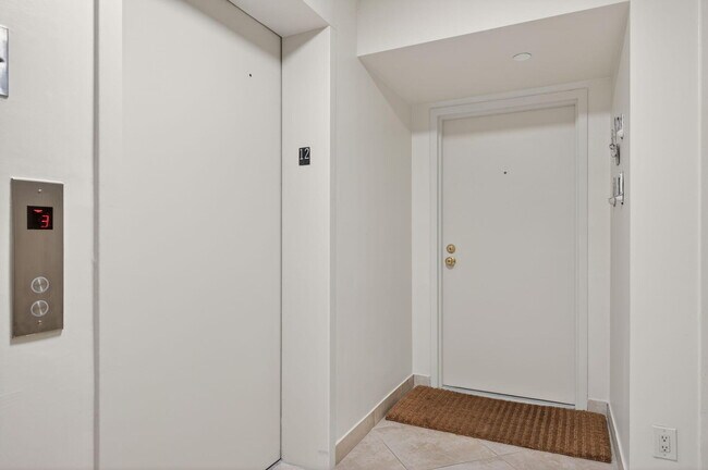 Foto del edificio - 4301 N Ocean Blvd