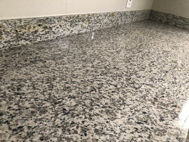 Foto del edificio - 8009 White Ave