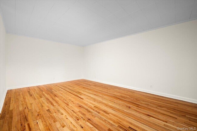 Foto del edificio - 437 Pelham Rd