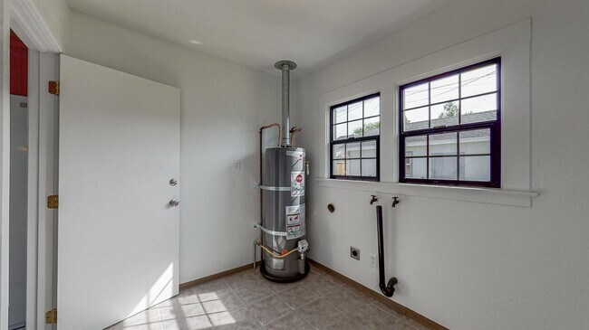 Building Photo - 2325 California St