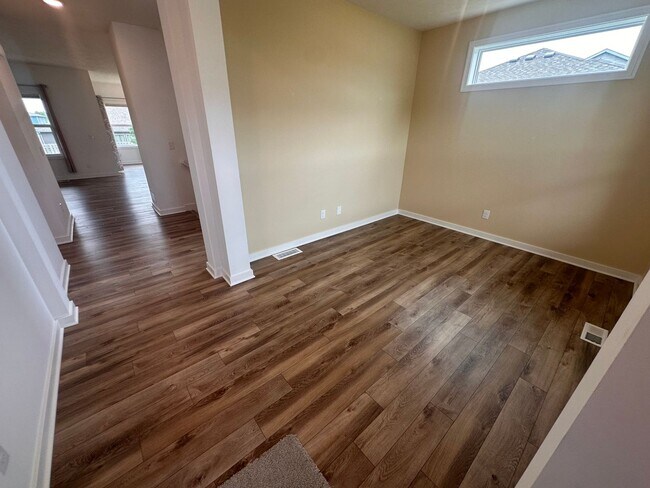 Building Photo - Home For Rent Papillion