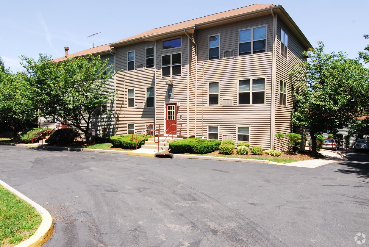 Omni Parc Apartments in Nanuet, NY