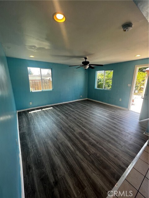 Foto principal - 1233 W 99th St