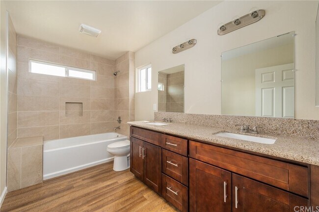 Foto del edificio - 924 Columbia St