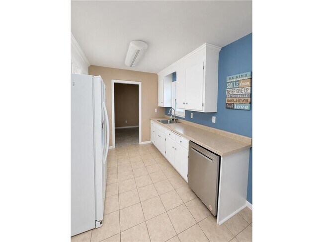 Foto del edificio - 6367 Zinnia Ln N