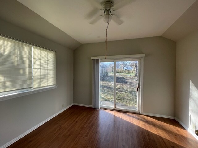 Foto del edificio - 401 E Commercial St