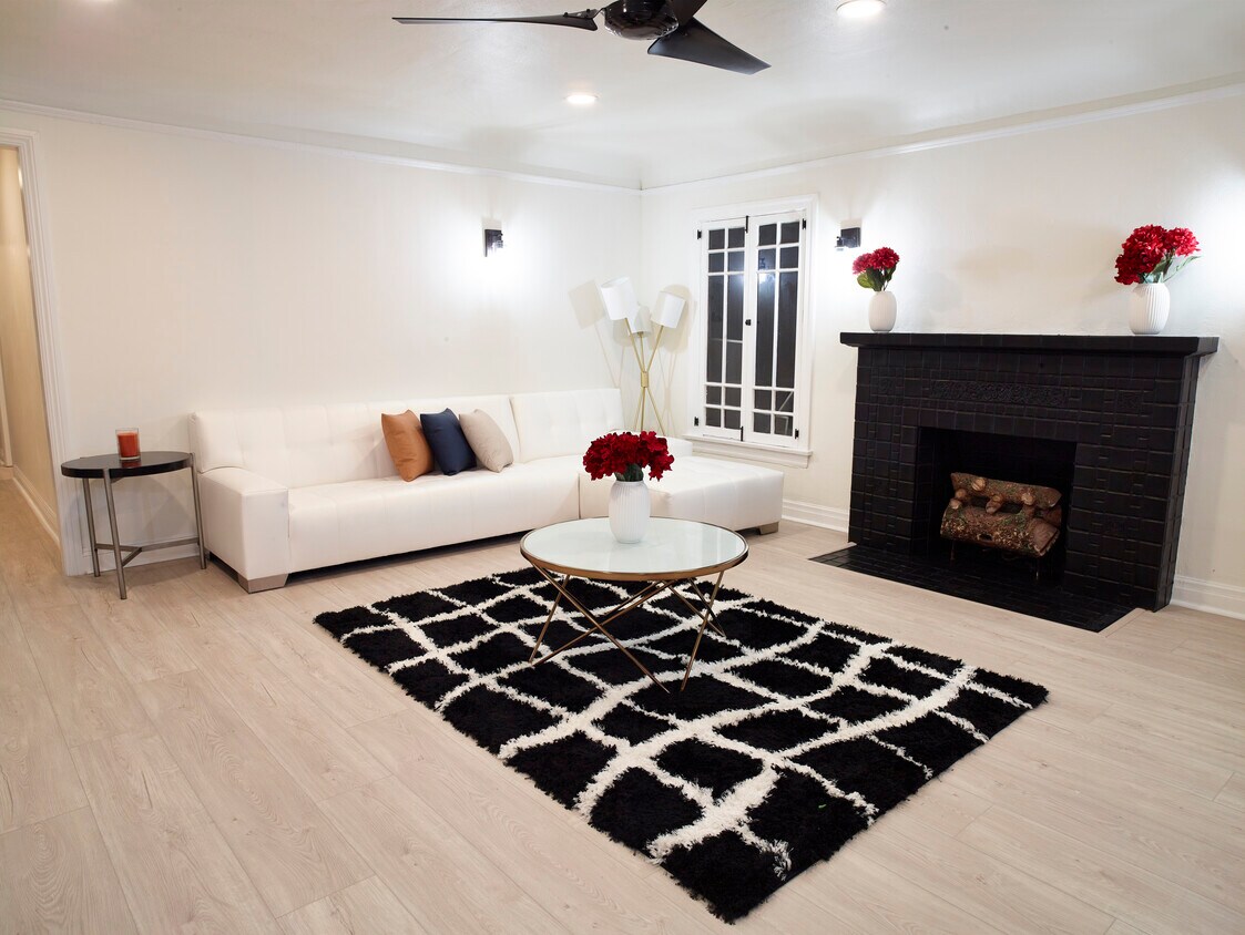 Foto principal - 2406 3rd Ave