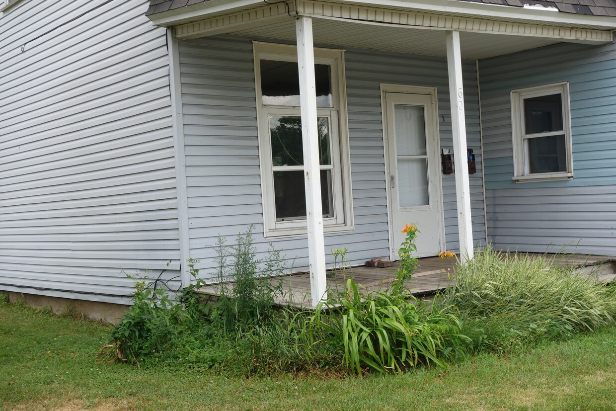 Private entrance - 602 N Lafayette St