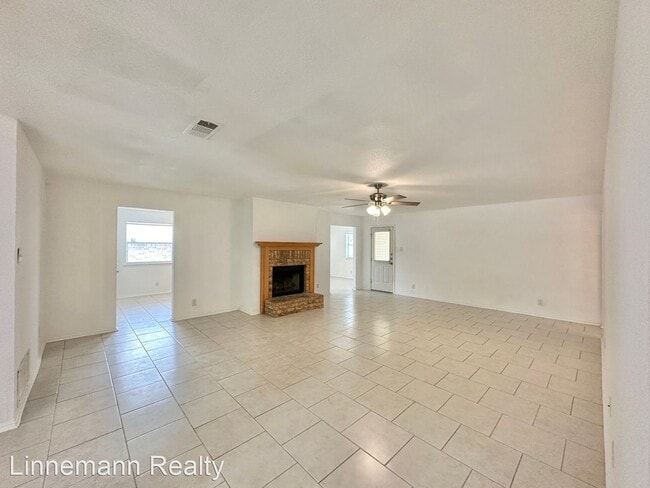 Building Photo - 4 br, 2.5 bath House - 3906 Kevin Shaw Dr
