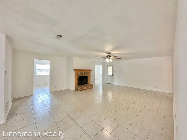 Foto del edificio - 4 br, 2.5 bath House - 3906 Kevin Shaw Dr