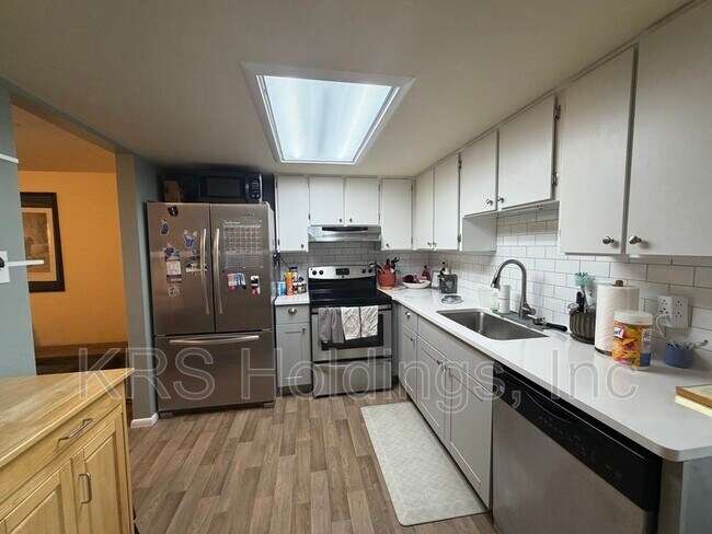 Building Photo - 3513 Mountain Dr