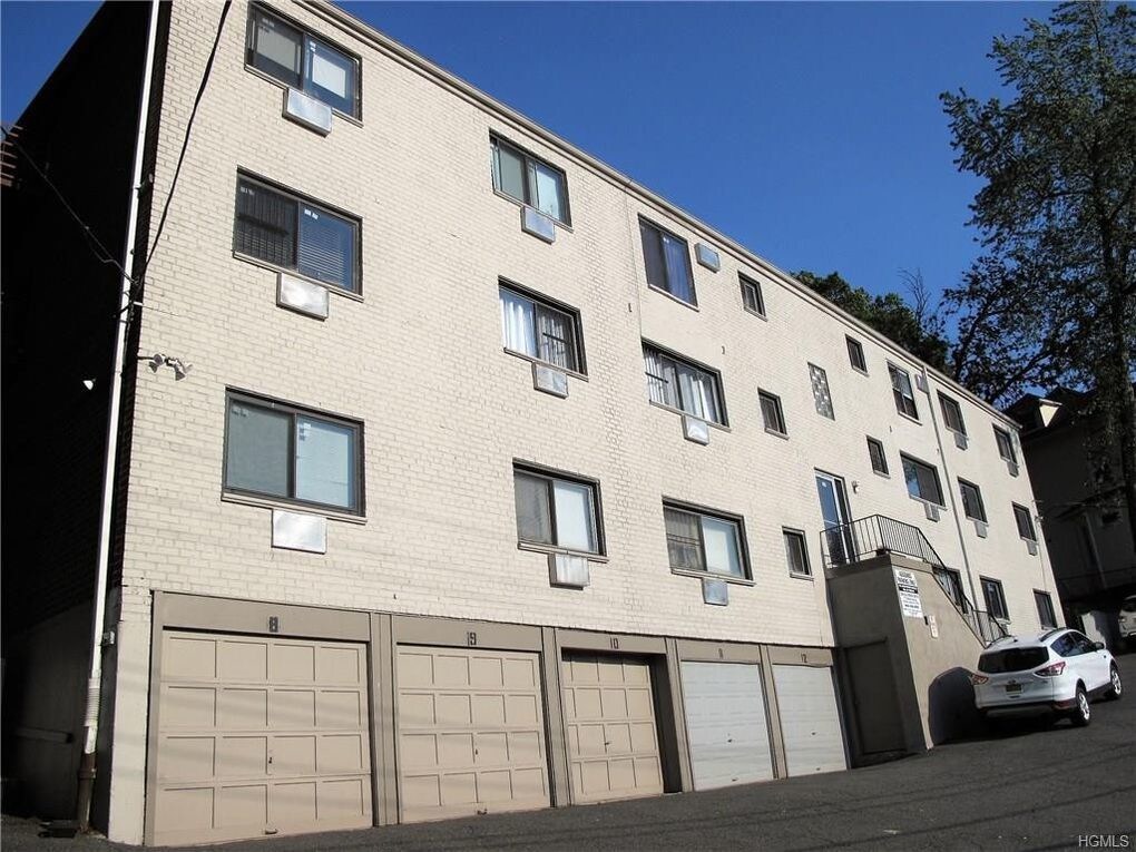 Foto principal - 790 Warburton Ave
