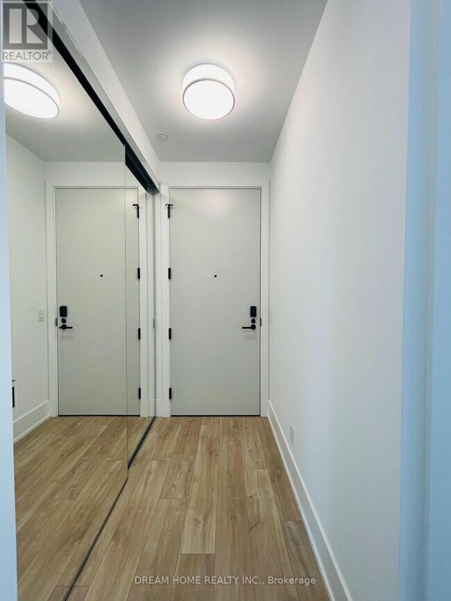 Building Photo - 115 Denison Ave