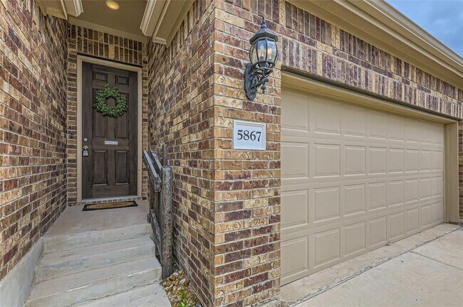 Building Photo - 5867 San Savino Dr