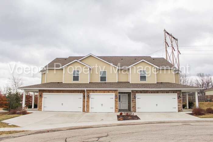 Primary Photo - Stunning 3 Bedroom 2.5 Bath Shawnee Townhome