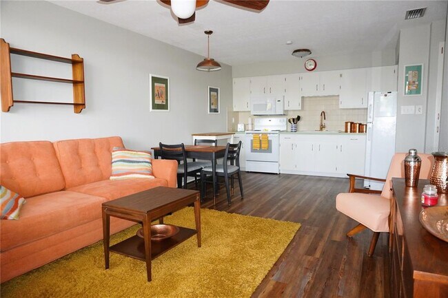 Building Photo - 4373 Tahitian Gardens Cir