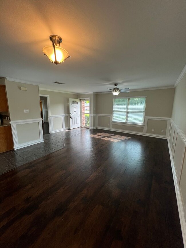 Building Photo - 970 Austin Ct